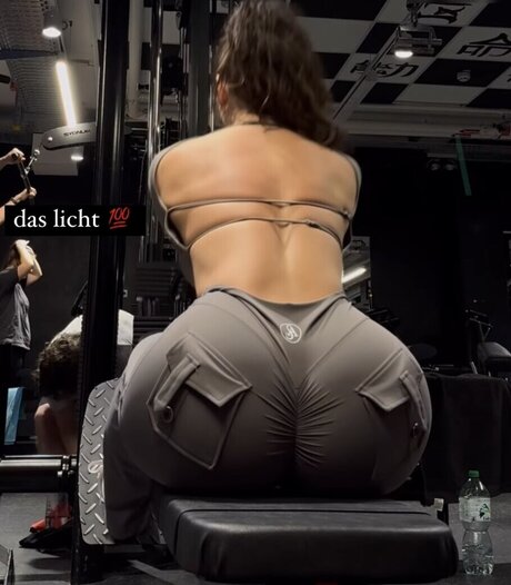 Lya Aylin model porn image