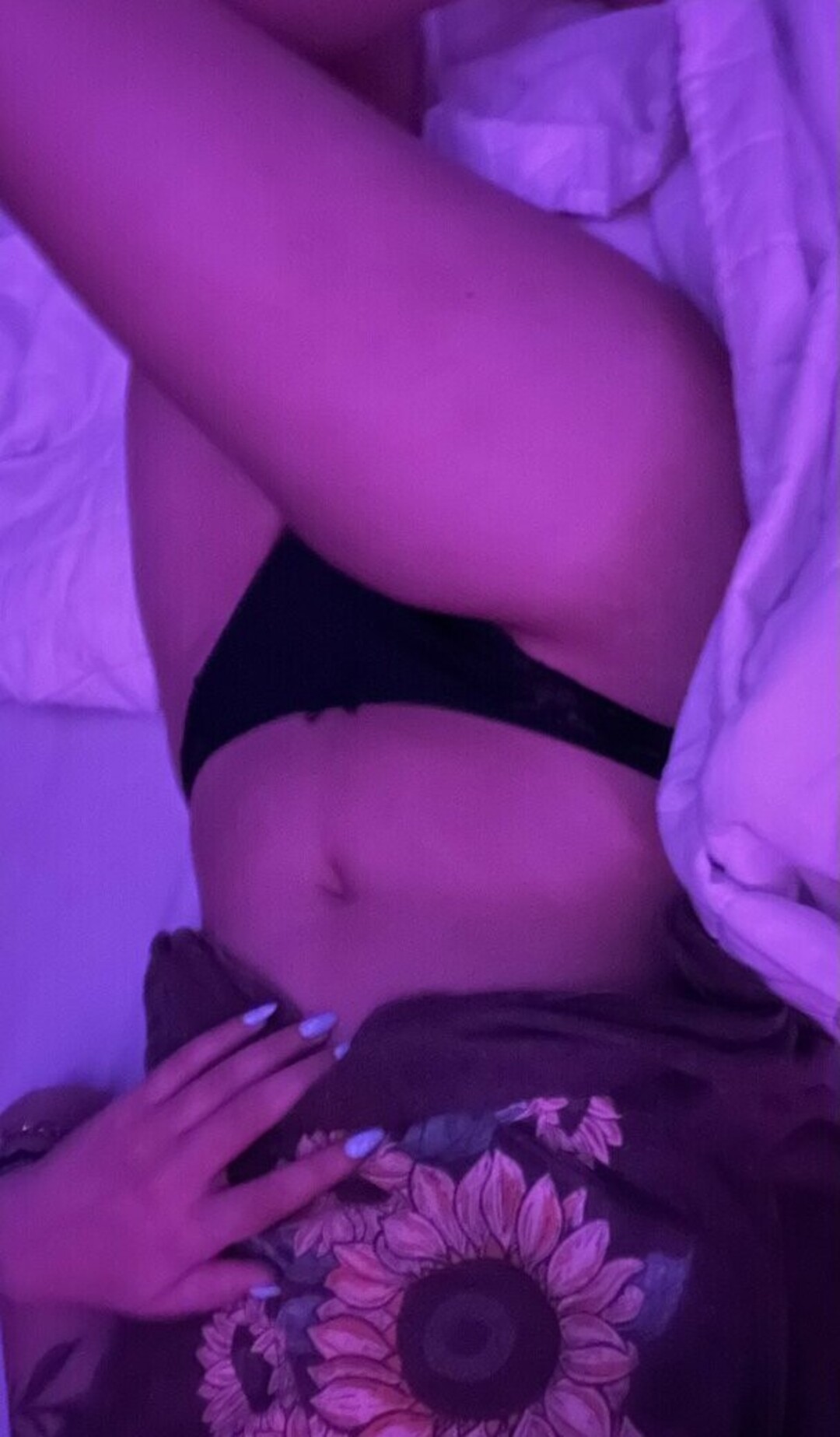 dumbbbvnny model nice pic