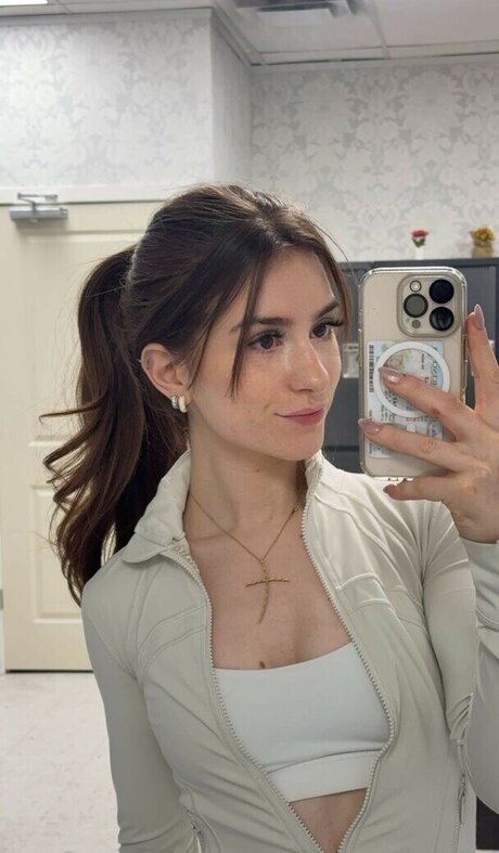 Giulia Bruno model hot images