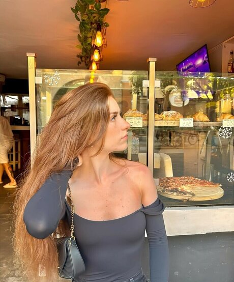 Giulia Bruno beautiful actress pics