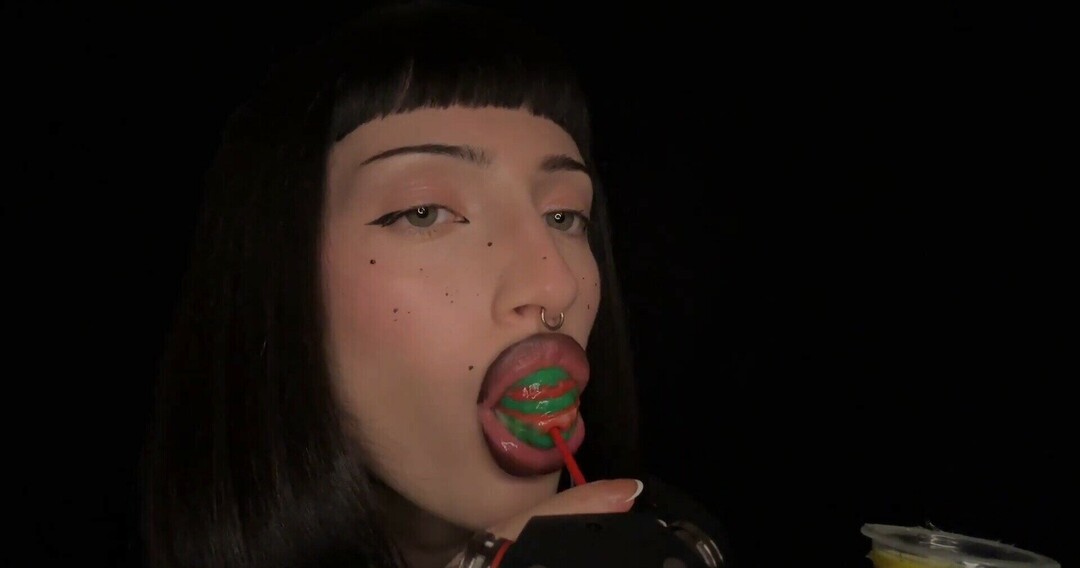 SleepGirlASMR hot model picture