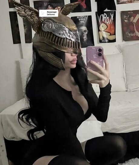 farryndoll erotic model photo