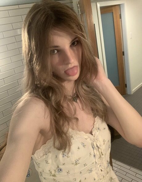 Crowbar Enjoyer pornstar naked photos