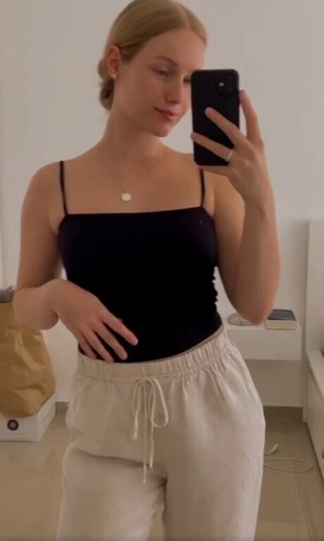 Nadine von relaxASMR star top photos