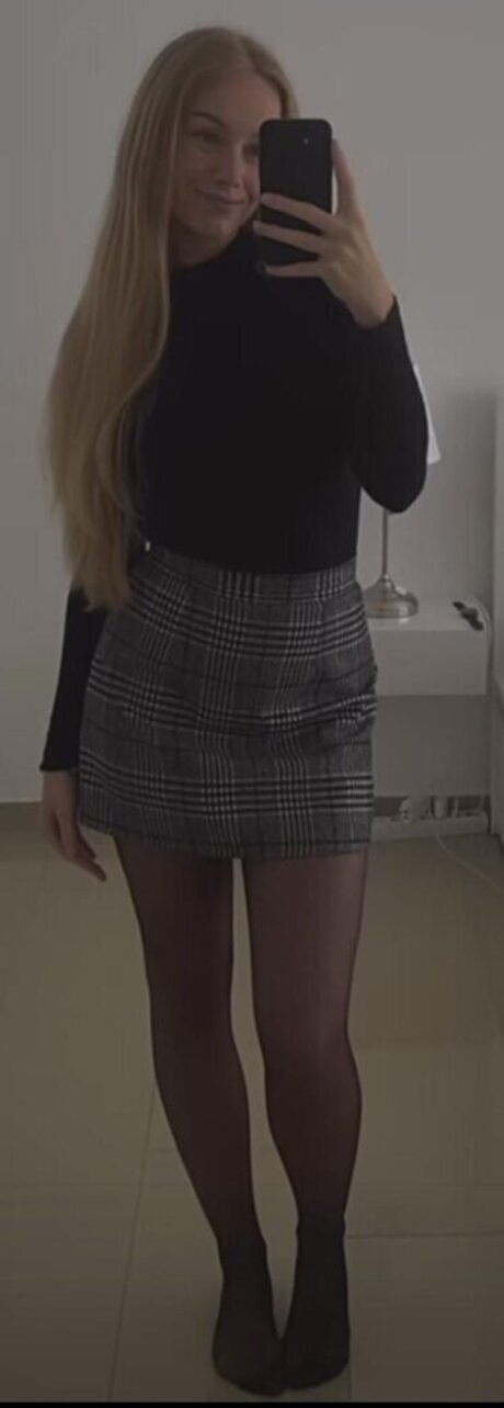 Nadine von relaxASMR erotic actress photos