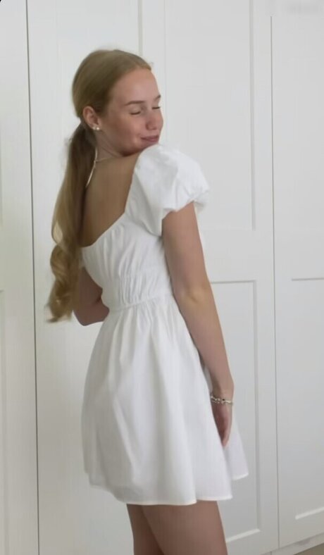 Nadine von relaxASMR free star photos