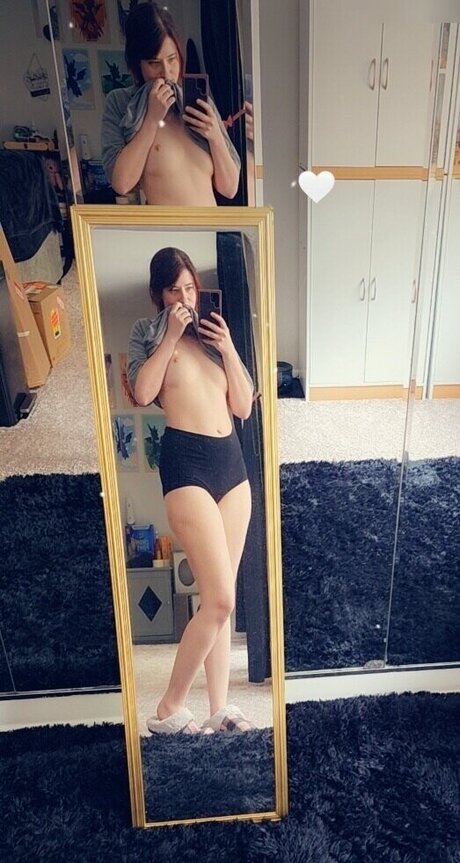 FearDaKitten naked model gallery