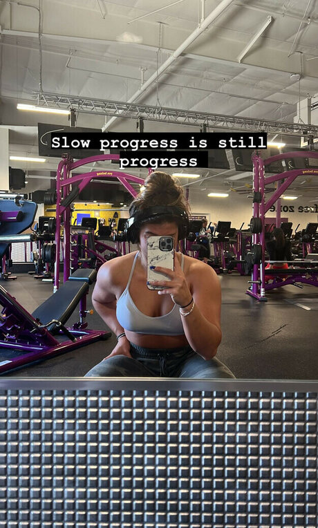 Short Mcnugget sexy actress photos