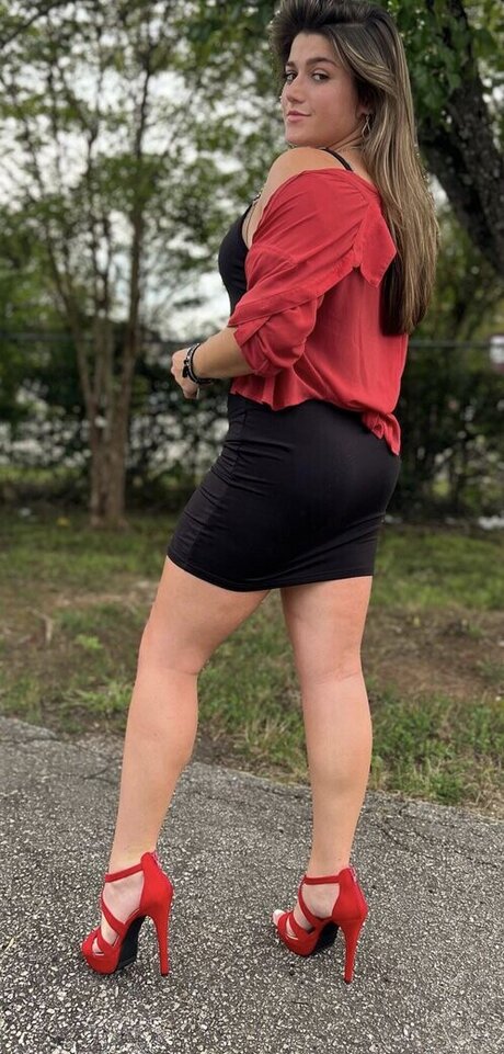 Short Mcnugget adult model pics