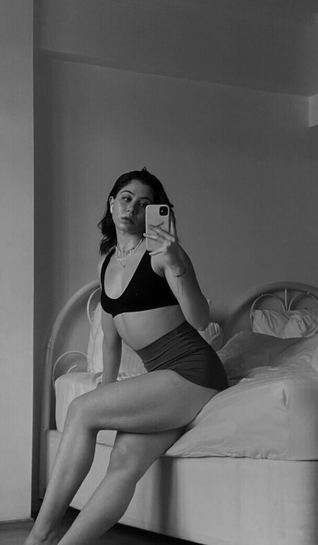 Hilal Fener star naked images