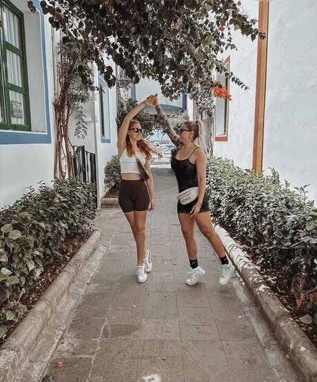 fingering pussy onlyfans naked pic