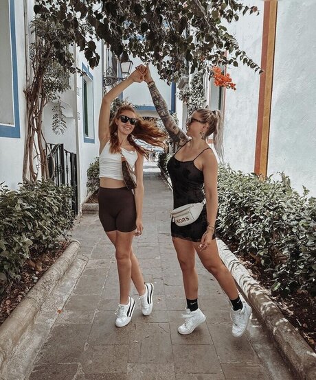 Sandra Hunke art star galleries