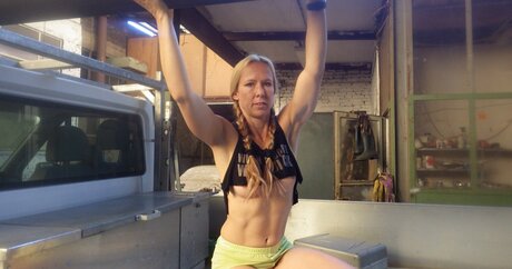 moddellauralina nude star photo