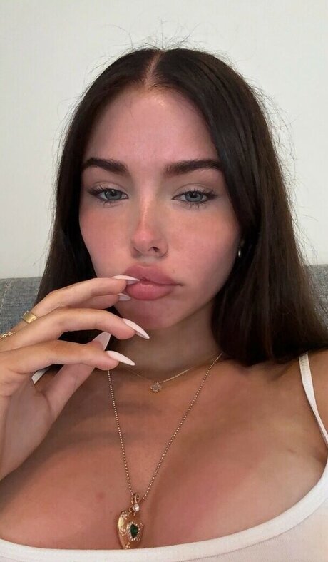 Clarissa Bea pornstar nudes pics