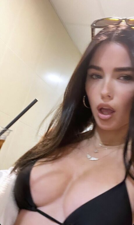 Clarissa Bea pornstar top photo