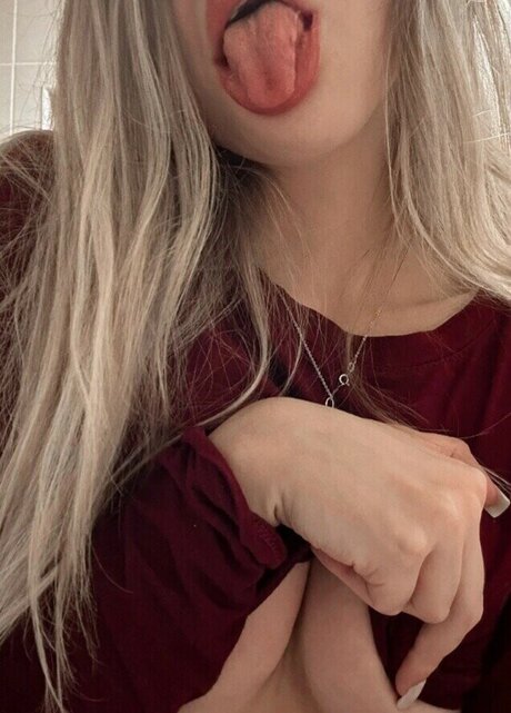 mommy of dragons model top pic