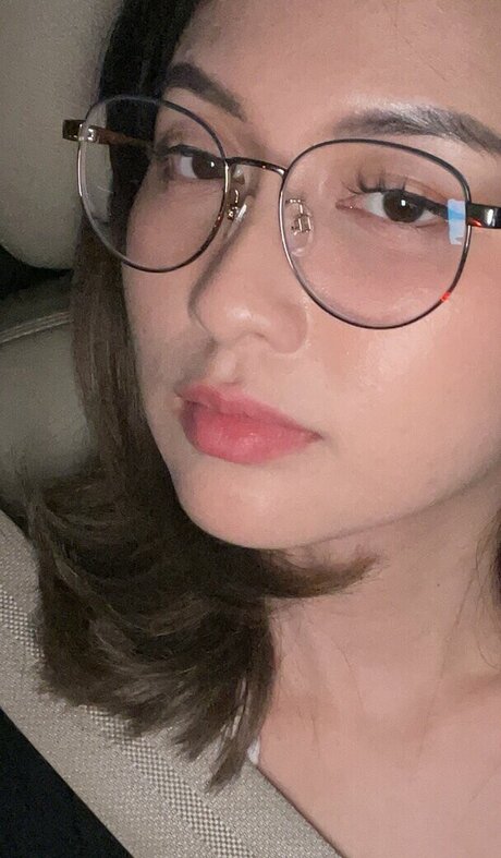 Swansage exclusive actress photos