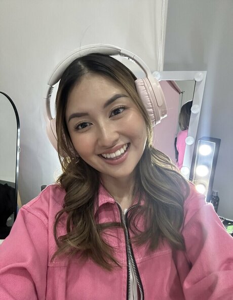 teen shemale onlyfans exclusive image