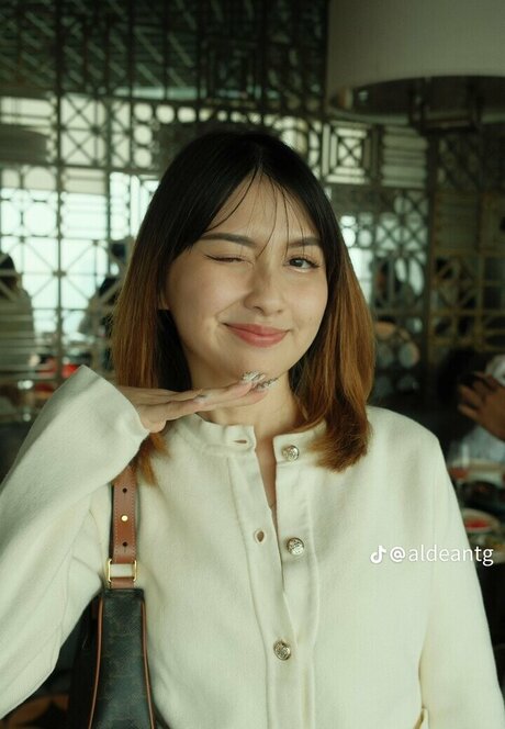 Swansage hot actress pictures