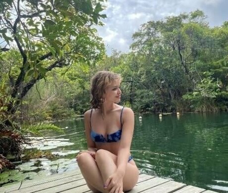 Gina Lynn model pretty picture