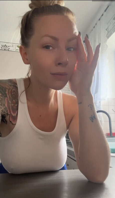 trans onlyfans top picture