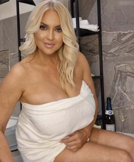 Vesna Pocuca Sana pornstar perfect photos