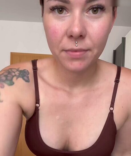 Die Meedtis model nice archive