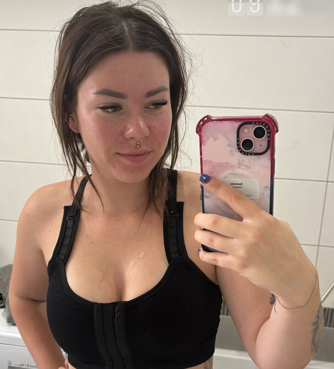 Die Meedtis model perfect pic