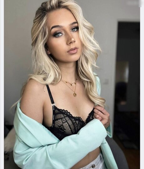 Josily model pictures