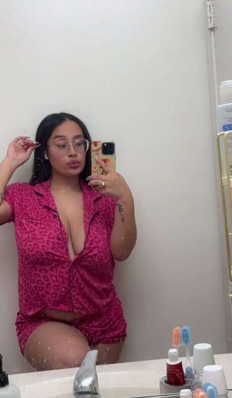 Mandaavision pornographic actress picture