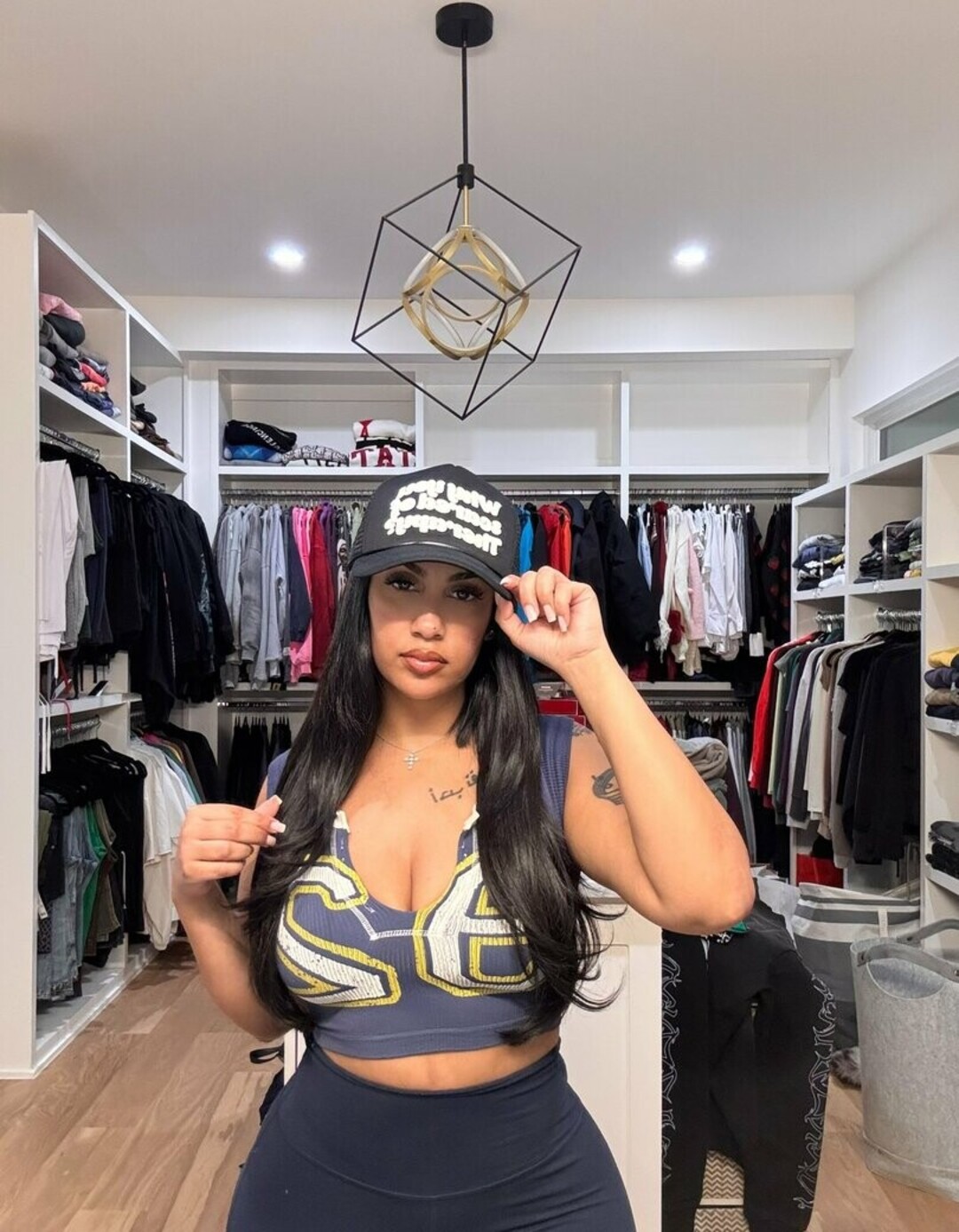 Queen Najia star erotic images