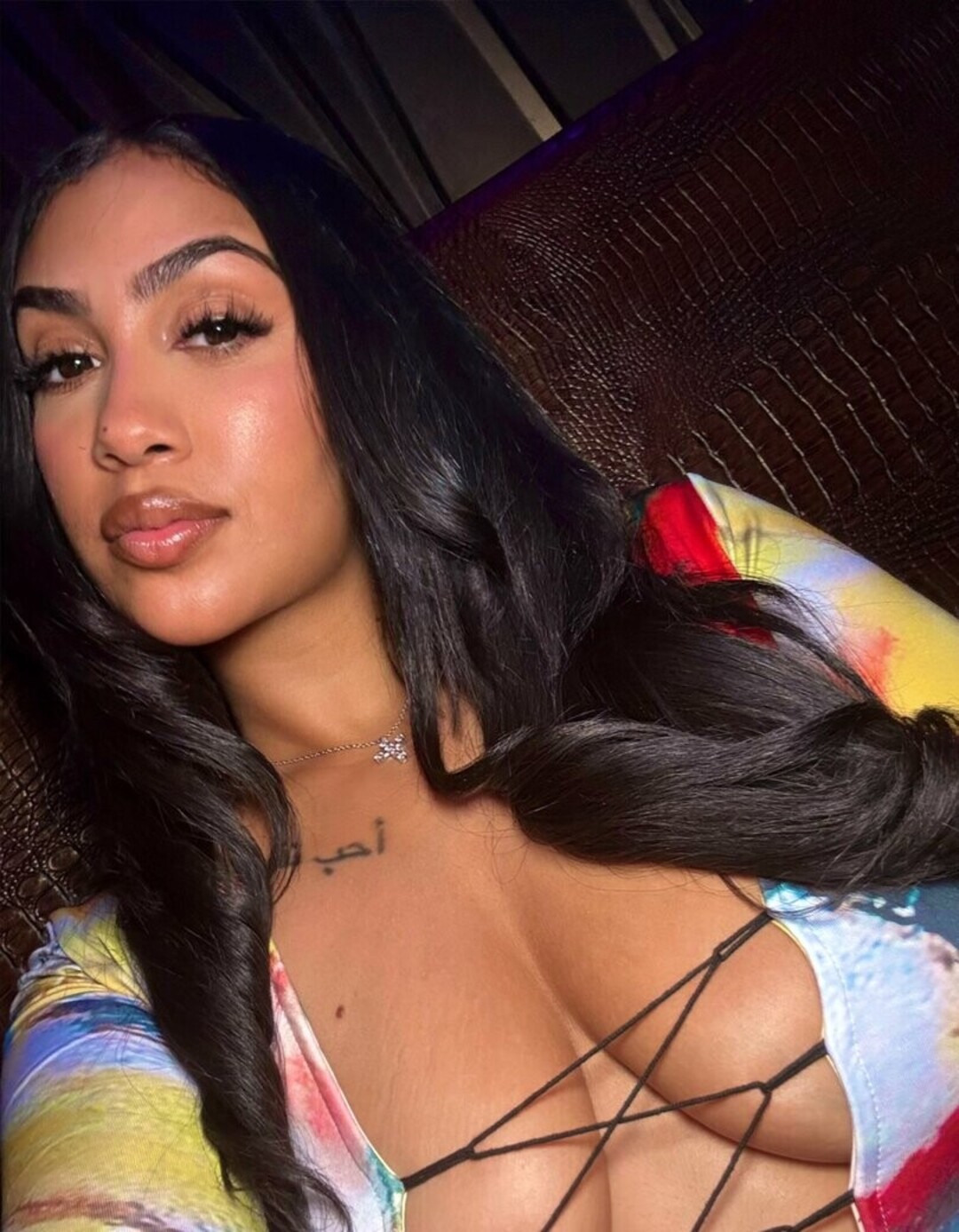 Queen Najia nude model img