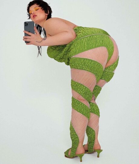 Sophia Voznyak xxx actress img