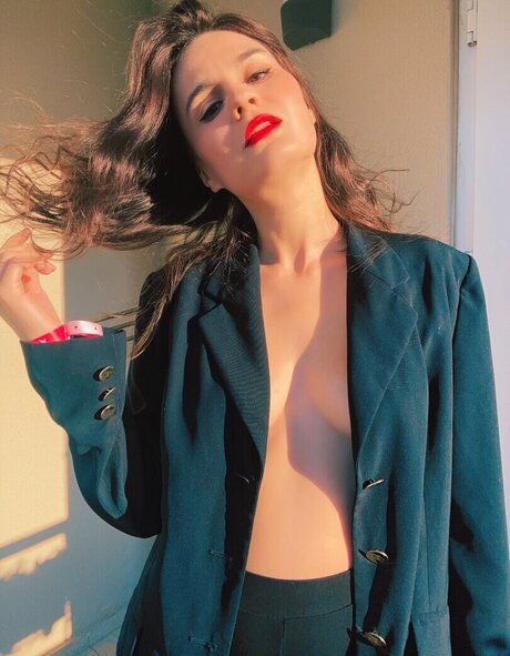 Tonya Rozatti star art pic