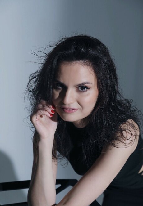 Tonya Rozatti pornstar sex image