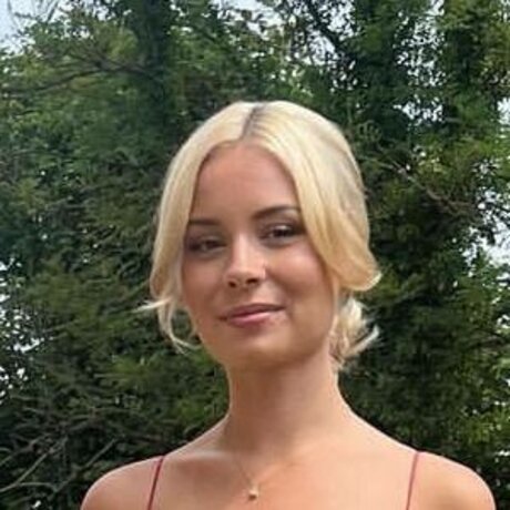 Nina Nesbitt model top photos