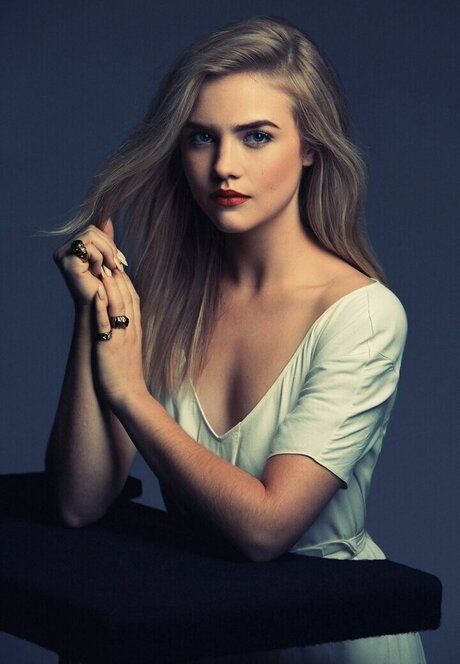 Maddie Hasson perfect actress pictures