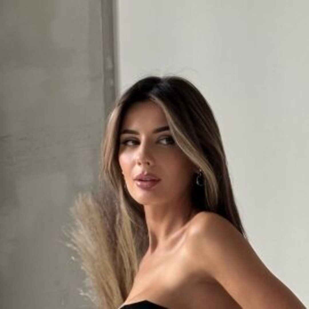 Alisa Halisa model pornographic picture