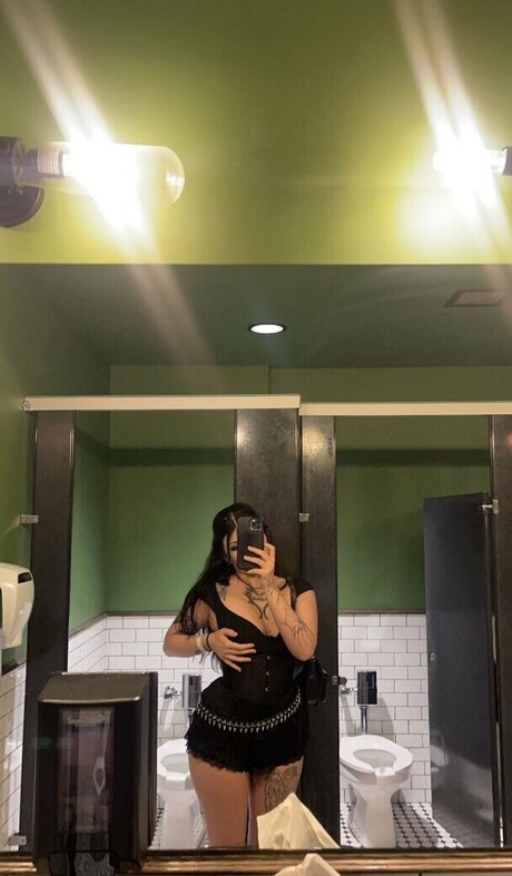 busty onlyfans top picture