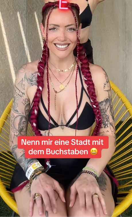 lesbian milf onlyfans free nude galleries