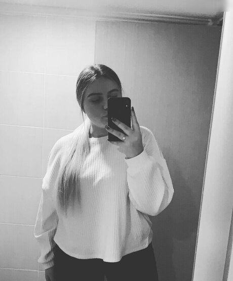 Wollnys nudes actress image