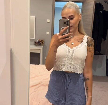 Wollnys model exclusive pics