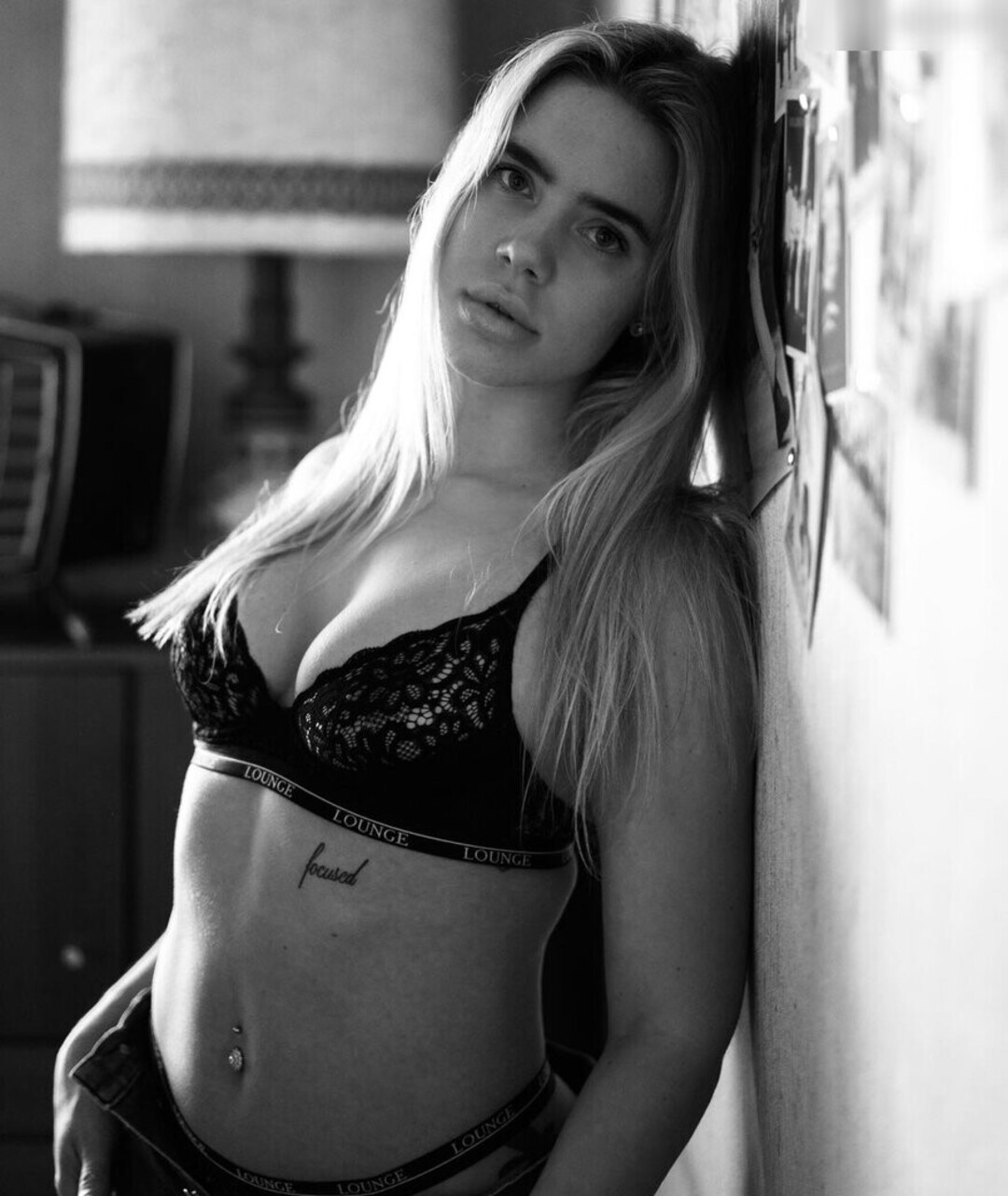 hollaura exclusive star gallery