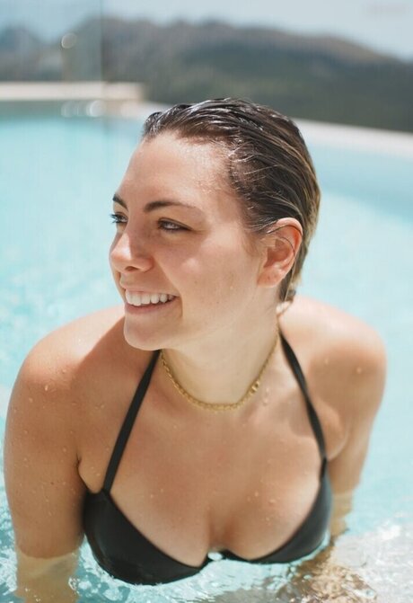 Chany Dakota star hot image