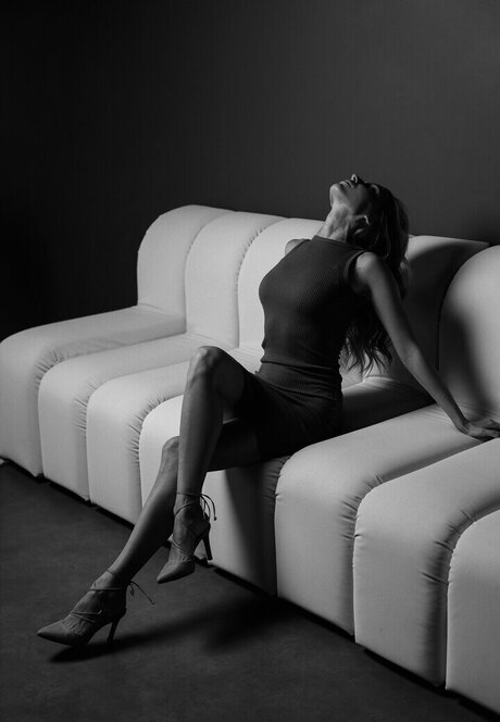 blonde midget onlyfans top photo