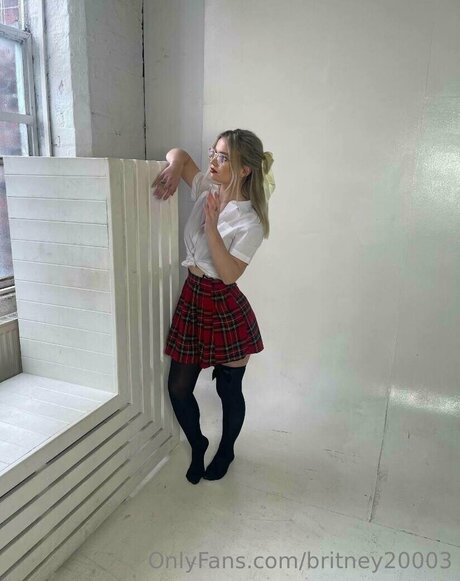 Britney20003 model top picture