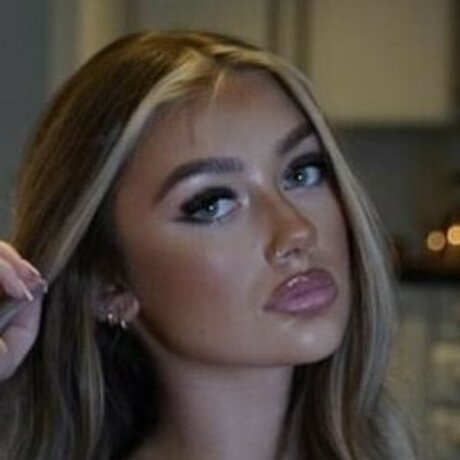 Ellie Cameron pornstar sexy photo