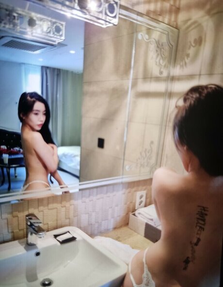 Bare hana star nice pic