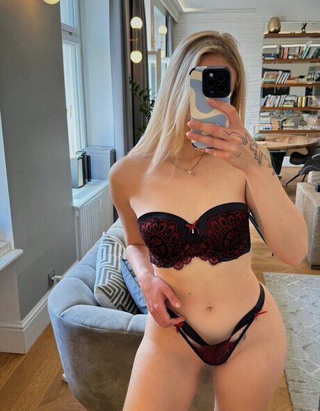 jerk onlyfans beautiful naked img