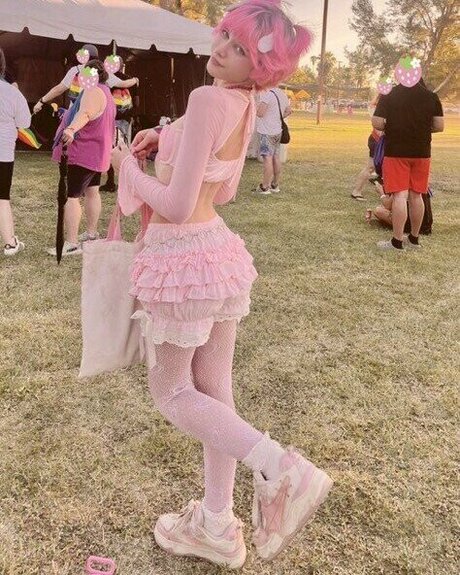 Strawbabyboy hd pornstar pic